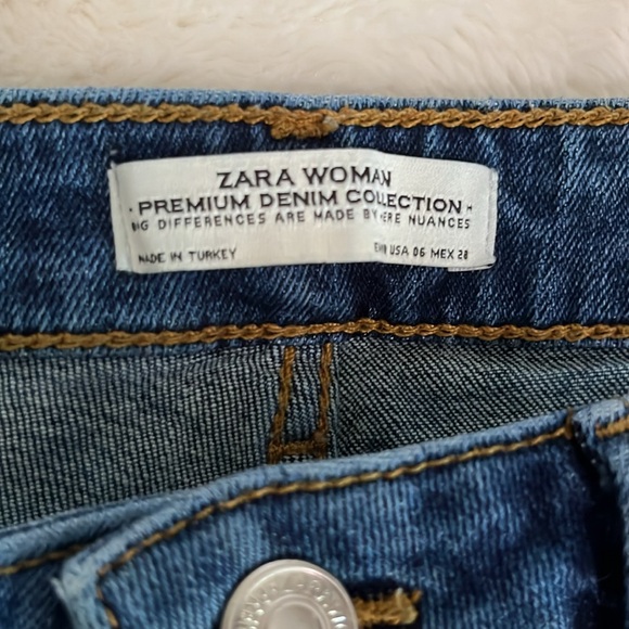 Zara Embroidered Jeans - Picture 4 of 5